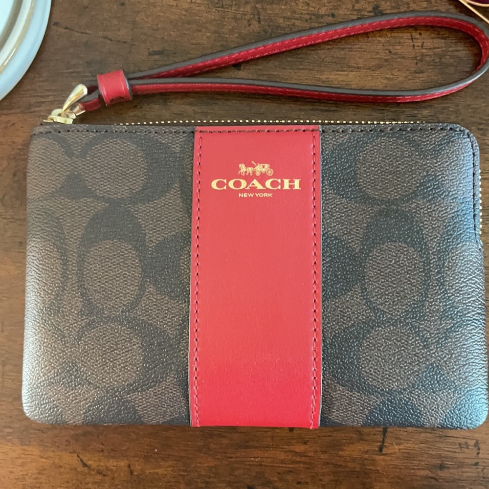 NWT Coach Wristlet - Picture 8 of 16